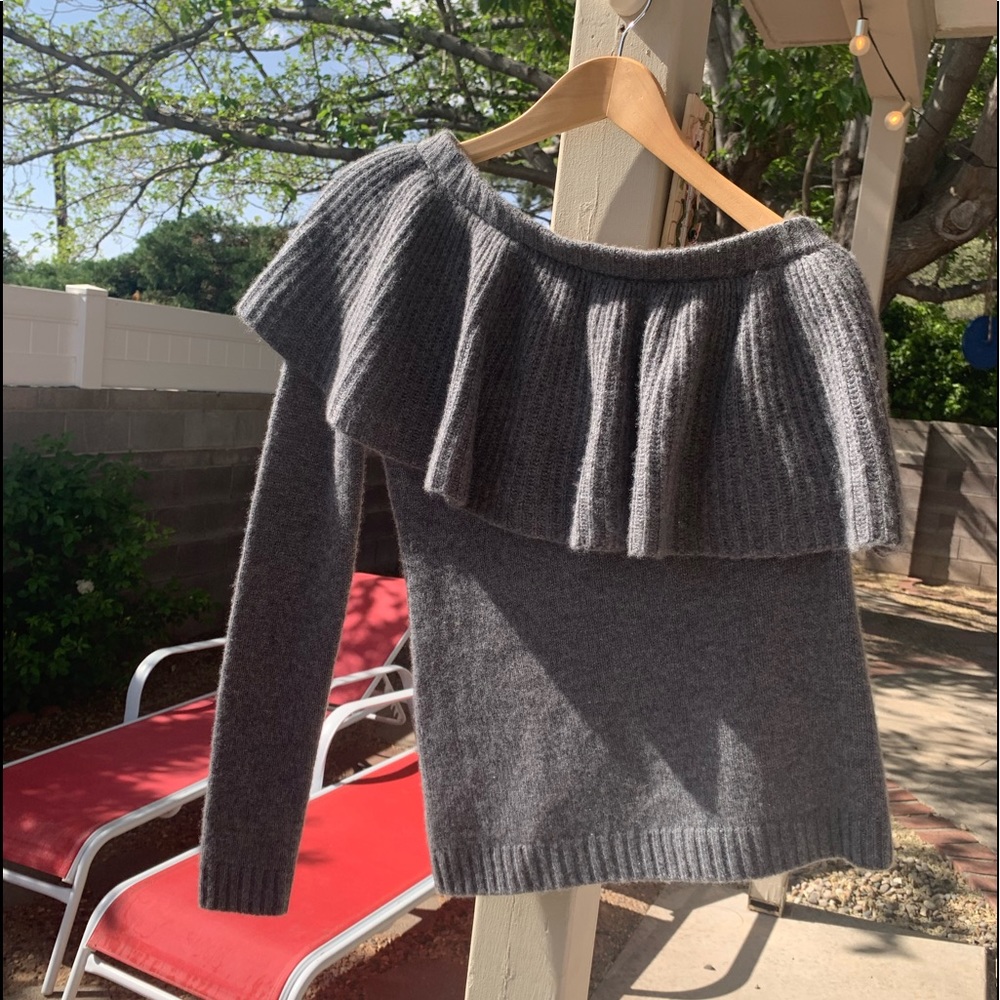 Aqua 100% cashmere grey sweater one sleeve XS